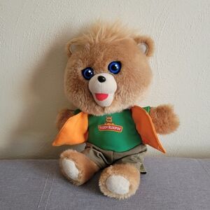 TEDDY RUXPIN Talking Singing Bear Plush Toy Stuffed Animal 2018